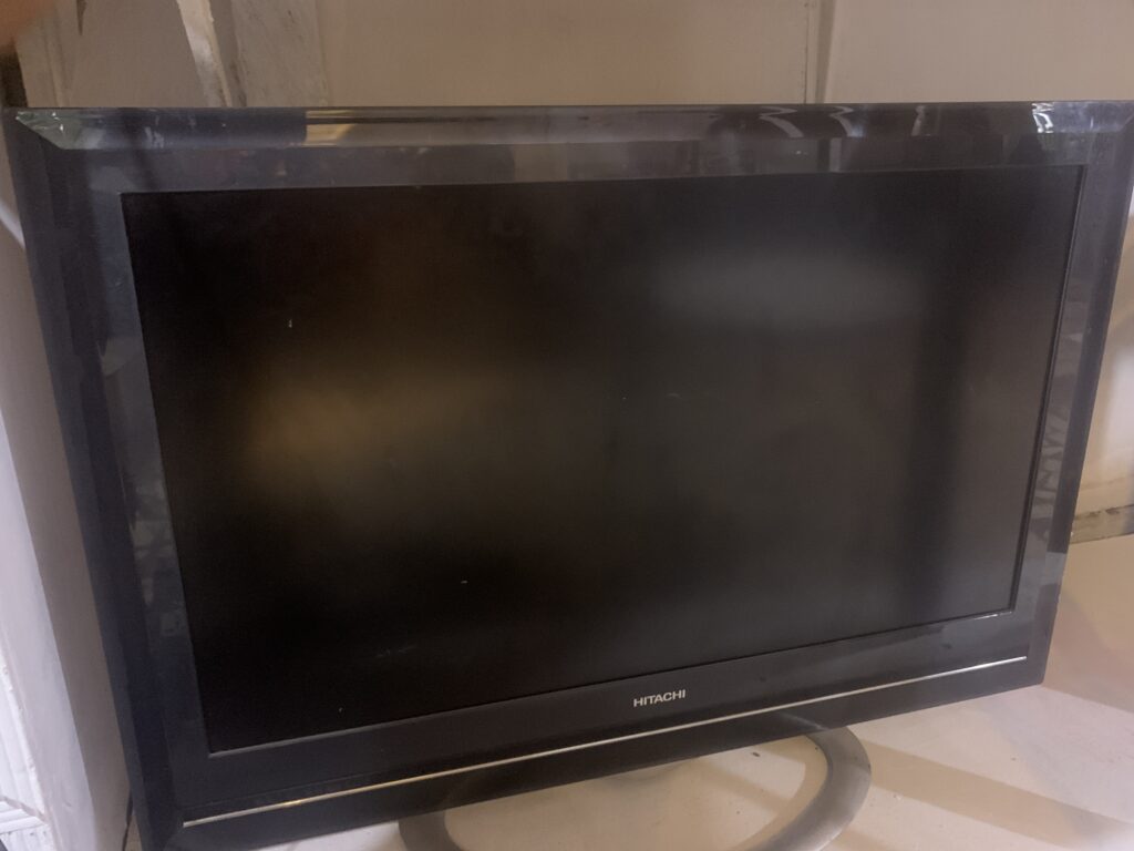 32 inch hitachi monitor
